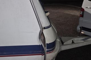 Tragedia w Cegielni. Pijany kierowca śmiertelnie potrącił rowerzystę i uciekł. Dramatyczny pościg za zbiegiem