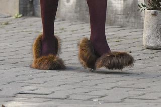 Monika Olejnik w butach wiewiórkach