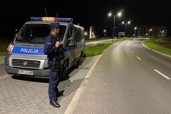 Zrzucili rowerzystę z roweru, bijąc go w twarz, ale na tym nie skończyli. Uciekł ostatkiem sił