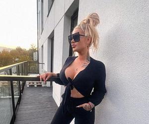 Ewelona szokuje swoim wyglądem! Jak gwiazda Warsaw Shore zmieniała się przez lata?
