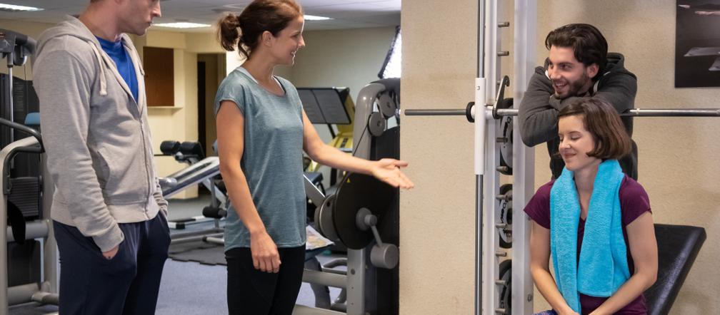 Na Wspólnej, odcinek 2838, Marta (Joanna Jabłczyńska), Olaf (Maciej Brzoska), Ada (Wiktoria Wolańska), trener (Michał Chruściel)