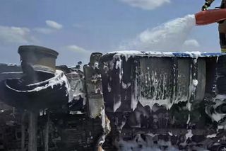 en strażak to prawdziwy bohater! Pan Tomasz ryzykował życiem, by ratować kierowcę z płonącego TIR-a