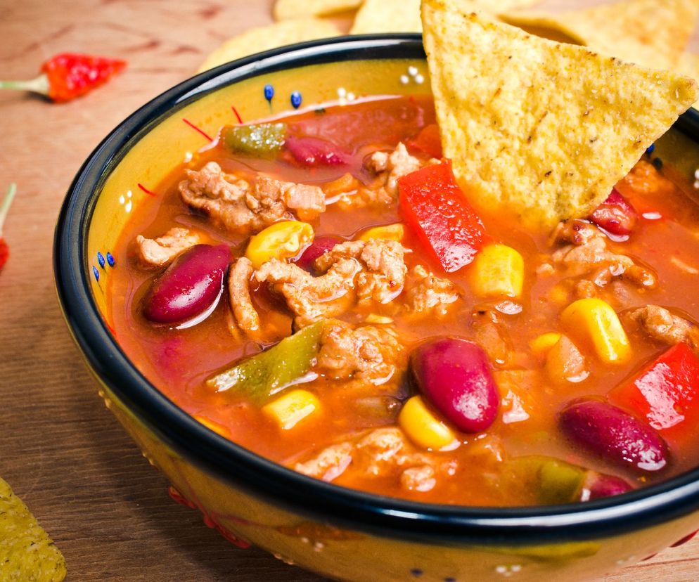 Rozgrzewająca zupa meksykańska - przepis Ewy Wachowicz
