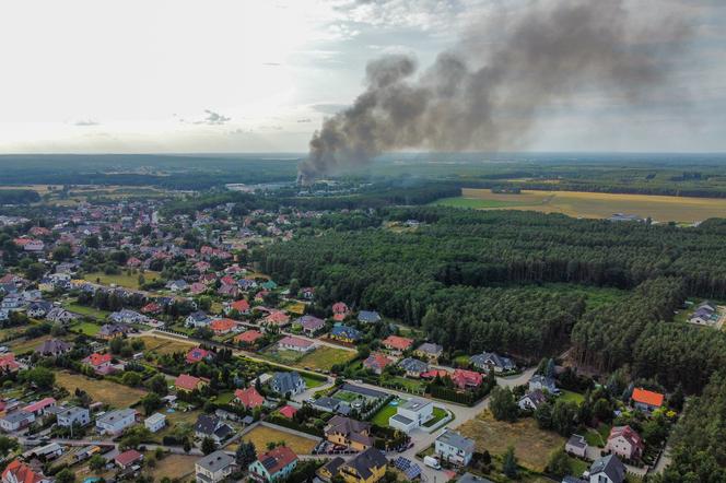 Pożar hali pod Zieloną Górą. Ewakuacja mieszkańców