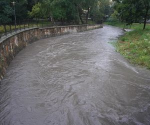 Rzeka Silnica w Kielcach w czasie ulewy