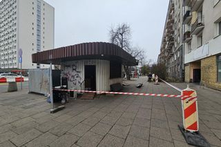 Rozbiórka nielegalnej budki przy ul. Bitwy Warszawskiej 1920 r. w Warszawie