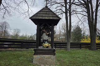 Zabytkowy kościół św. Sebastiana w Kosinie