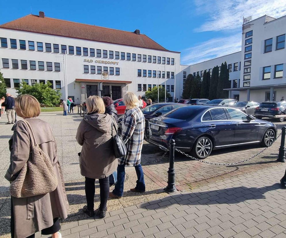 Alamr bombowy  w sądzie