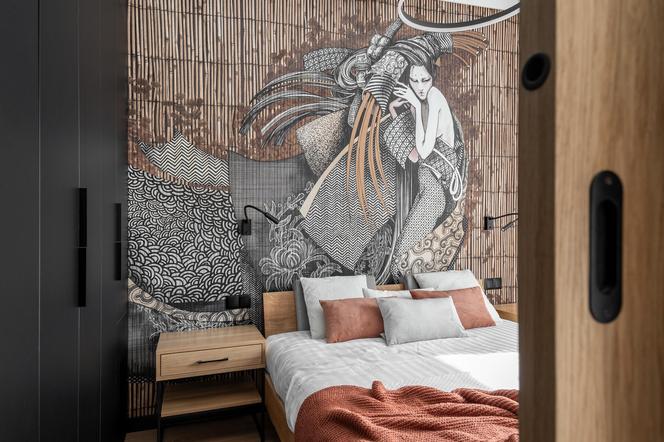 Sypialnia z orientalną tapetą