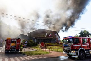 Pożar dachu hali sportowej w podpoznańskim Czerwonaku