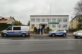 Lubelskie. Kobieta z nożem w ręku napadła na bank. Trwa policyjna obława