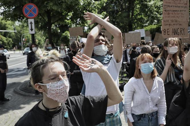 Protest przed ambasadą USA w Warszawie