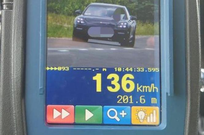 34-latka pędziła porsche 136 km/h