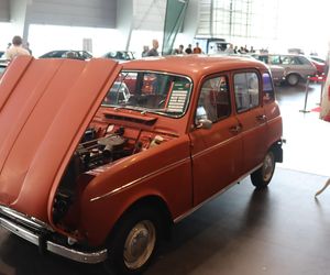 Retro Motor Show rozpoczęte! Wyjątkowe samochody na MTP!