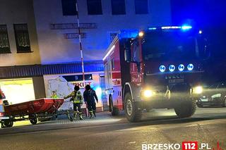 Powiat brzeski. Nocna akcja ratownicza strażaków nad rzeką Uszwicą