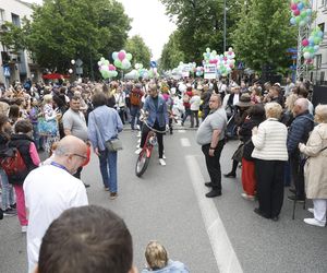 Święto Saskiej Kępy 2025. Kto szedł w paradzie na Francuskiej