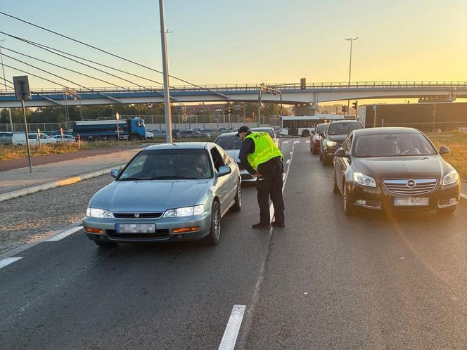 Policjanci z Torunia przeprowadzili akcję pt. "Trzeźwy poranek". Korki w mieście
