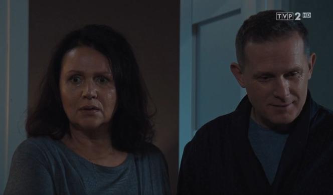 M jak miłość odc. 1600. Marysia (Małgorzata Pieńkowska), Artur Rogowski (Robert Moskwa)