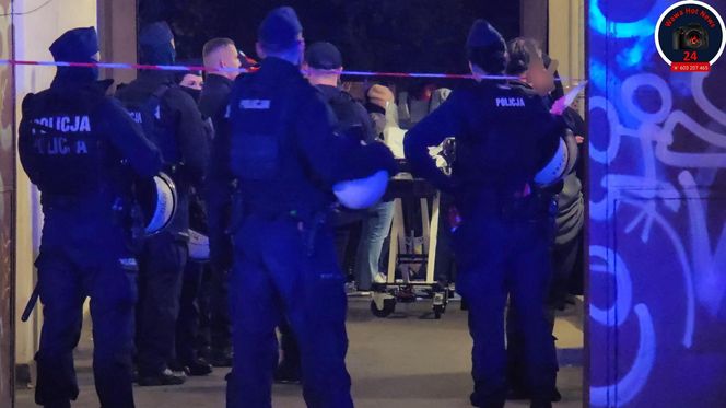 Furiat szalał na Mokotowie. Zrzucał meble na samochody