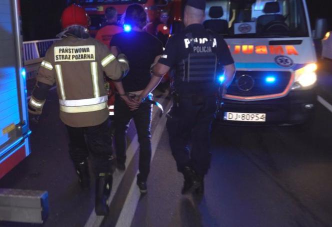 Pijany kierowca rozbił BMW