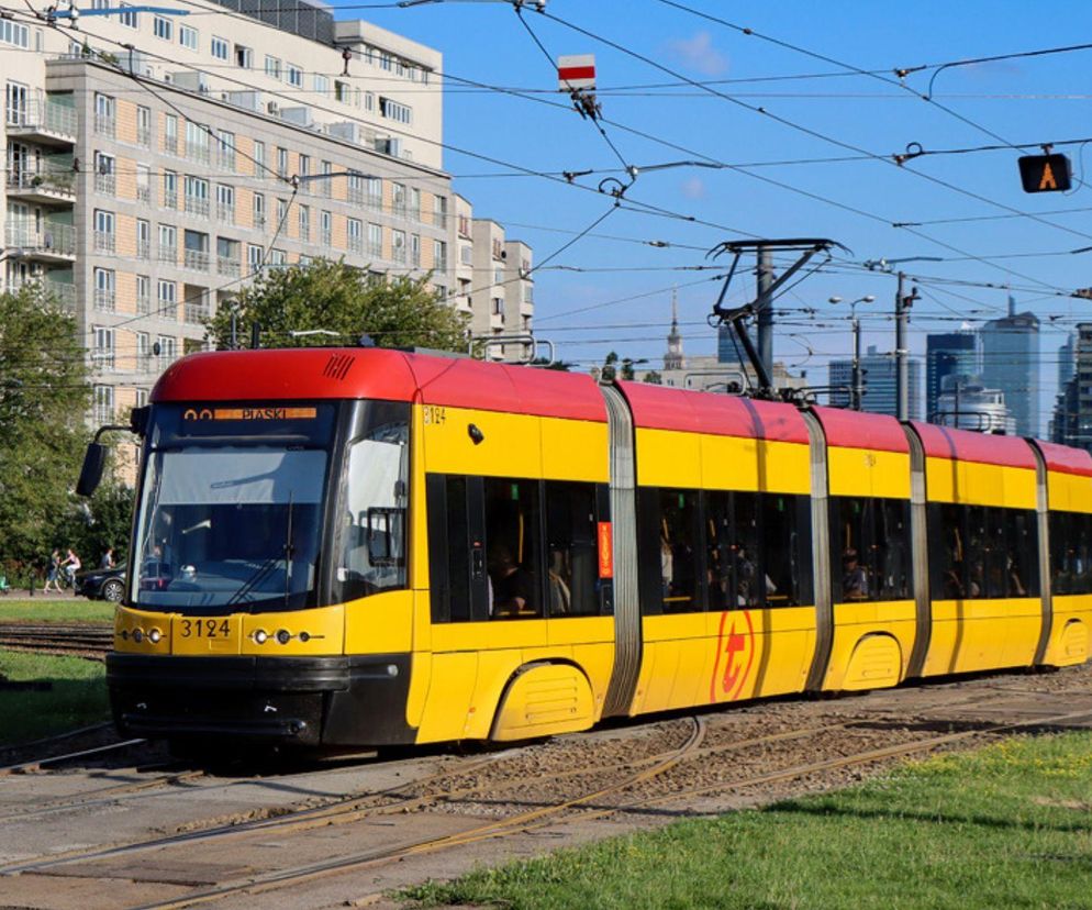 Potężne utrudnienia w Warszawie. Sześć linii tramwajowych przekierowano na objazdy. Co się dzieje?