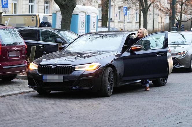 Monika Olejnik zatarasowała inne auta swoim BMW 