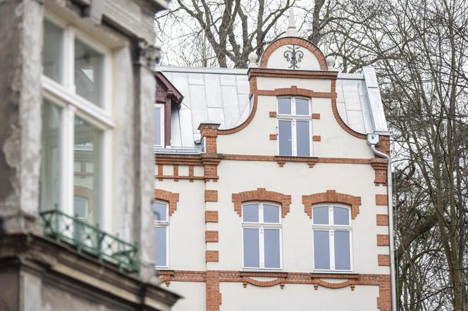 Biskupia Górka na ukończeniu. Zakończył się remont kolejnej kamienicy. Zobacz zdjęcia przed i po