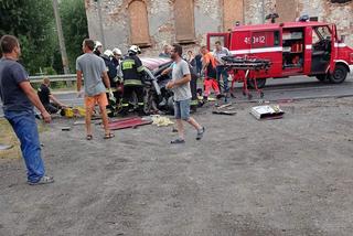 Tragiczny wypadek w Krzepicach. Zginęła pasażerka mini cara