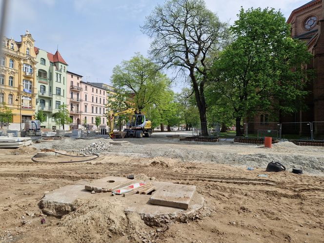 Tak teraz wygląda plac Wolności w Bydgoszczy. Powrót kwiaciarek ponownie opóźniony