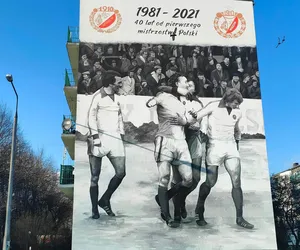 Odmalowali mural przy stadionie Widzewa