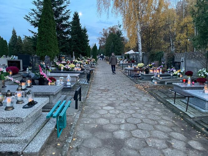 Cmentarz w Łodzi - 1 listopada