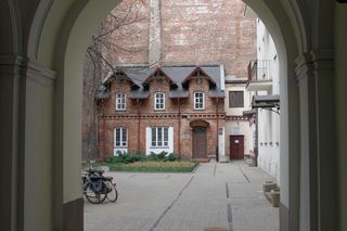 Kamienica ul. Hoża 70