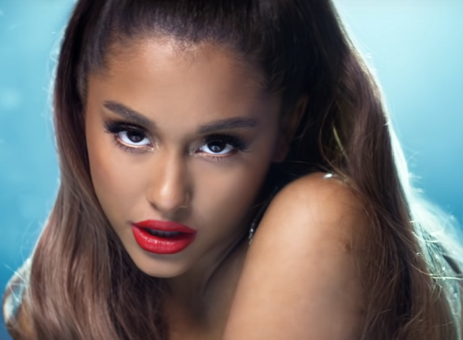 Najciekawsze momenty teledysku Breathin! Zobaczcie, jak dobrze wygląda Ariana Grande!