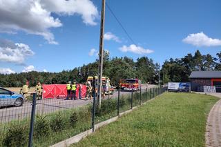 Nietrzeźwy kierowca hyundaia staranował 17-latka pod Kartuzami. Chłopak walczy o życie [ZDJĘCIA].