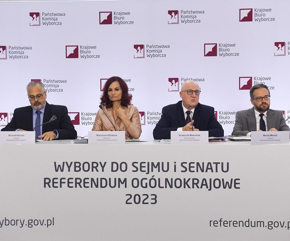 Członkowie PKW Magdalena Pietrzak, Sylwester Marciniak, Maciej Miłosz, Ryszard Balicki