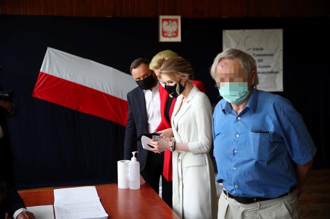 Wybory 2020. Para prezydencka razem z córką oddali głosy w drugiej turze