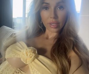 Doda ufa sukience bardziej niż facetom. Biust i tak wymknął się spod kontroli!