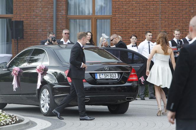 Kuba Wesołowski i Agnieszka Szczurek pojechali do ślubu Mercedesem Klasy S