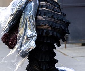 Monika Olejnik. W falbanach pogubiła pranie