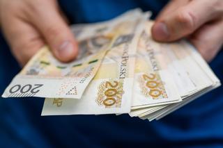Pensje w Polsce ostro w górę. Ujawniono kwoty
