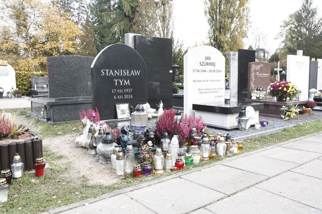 Tak wyglądają groby Zapasiewicza, Tyma, Kołaczkowskiej, Stoparczyk