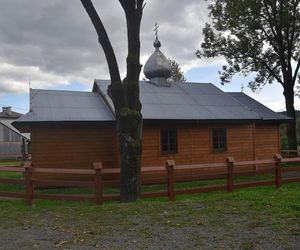 To dawna małopolska wieś rycerska. Znajduje się w niej najpiękniejsza łemkowska cerkiew