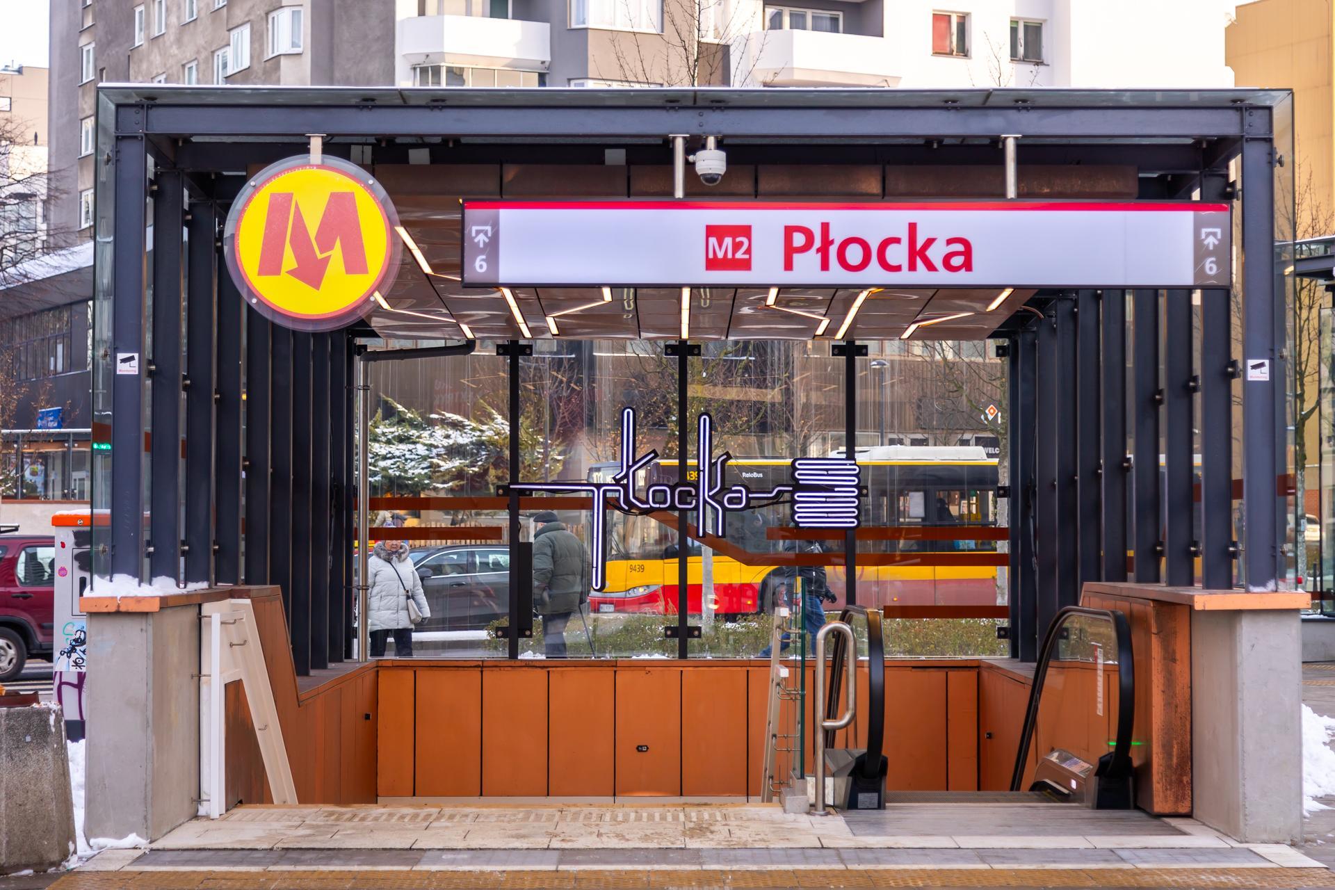 Metro w Warszawie – wejście na stację Płocka na M2
