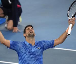 Novak Djoković po raz dziesiąty wygrał Australian Open! Djoković - Tsitsipas RELACJA NA ŻYWO WYNIK finału