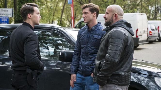 M jak miłość odcinek 1344, Marcin (Mikołaj Roznerski), Andrzejek (Tomasz Oświeciński), Jakub Karski (Krzysztof Kwiatkowski)