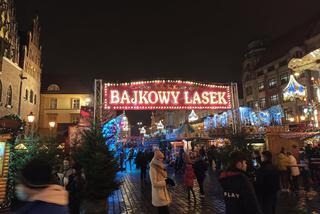 Jarmark Bożonarodzeniowy we Wrocławiu po zmroku. Robi wrażenie! [ZDJĘCIA]