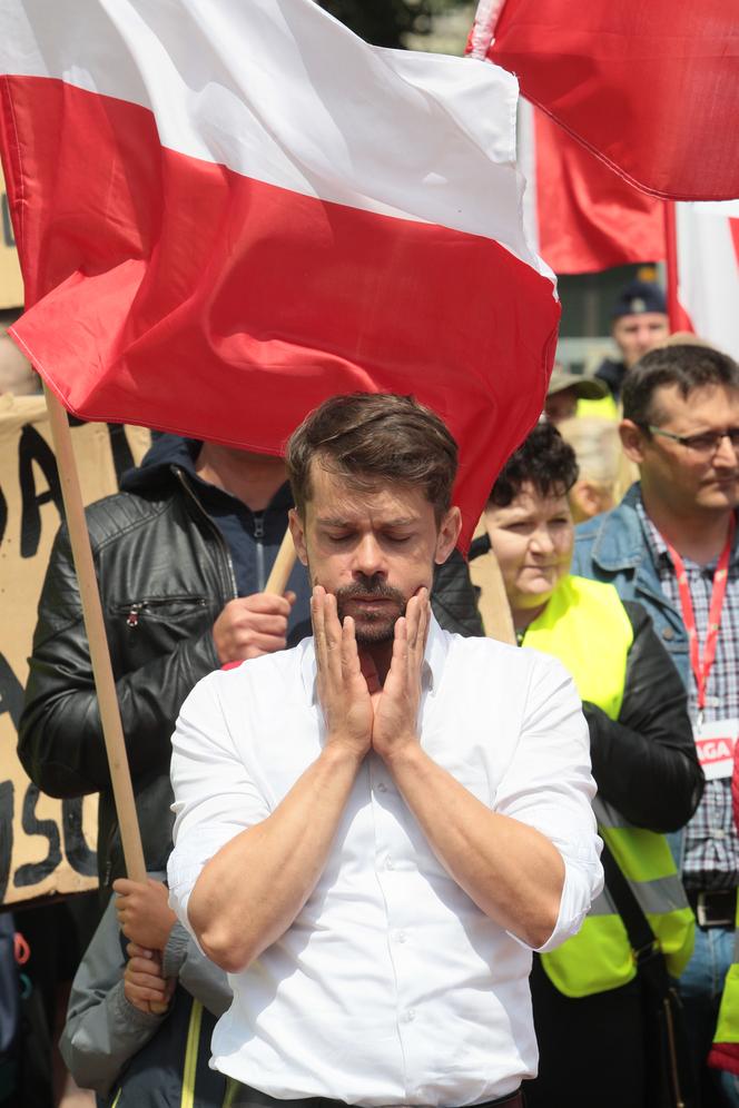 Protest Agrounii przed siedzibą PiS