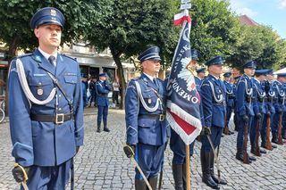 Trwają obchody Święta Policji w Lesznie. Świętują policjanci i policjantki [ZDJĘCIA]