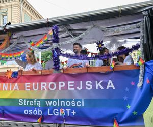 Wystartował Wrocławski Marsz Równości. Na trasie pojawili się przeciwnicy 