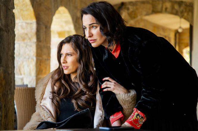 Zakochani po uszy, odc. 67. Sylwia (Kamila Kamińska), Elwira (Maja Hirsch) - matka Sylwii 